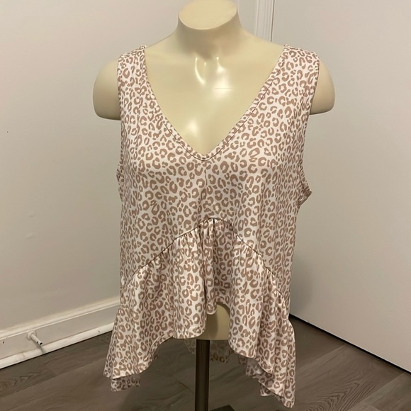Altar’d State Leopard Tank Cropped Front VNeck High Low Sleevless - Picture 1 of 5